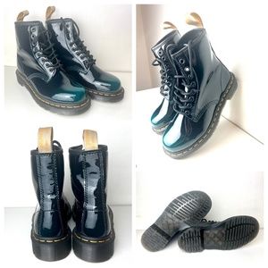 NEW Dr. Martens Women’s 1460 Vegan Lace-up Boot Black Teal Ombre Patent Size 5